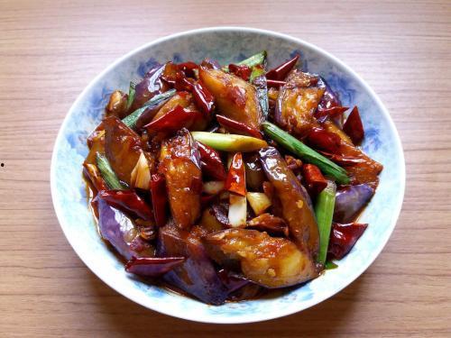 红烧茄子在线视频做法,家常美味，一学就会的烹饪秘籍