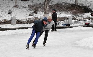 男女溜冰咕噜在线视频